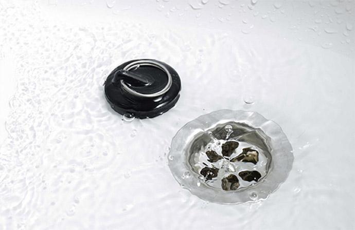 What is included in a standard plumbing service call in Glenorchy?